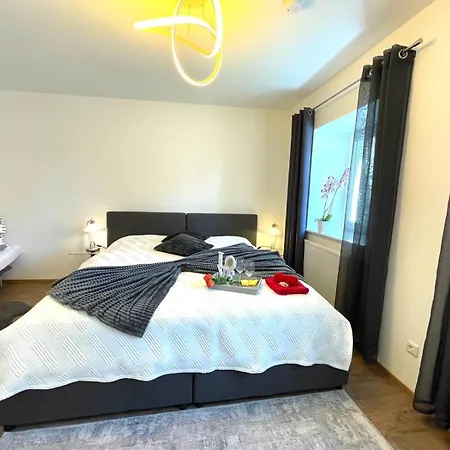 شقة Neubauwohnung In - Sehr Zentral,gratis Parkplatz Und Balkon