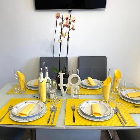 Neubauwohnung In - Sehr Zentral,gratis Parkplatz Und Balkon לינץ