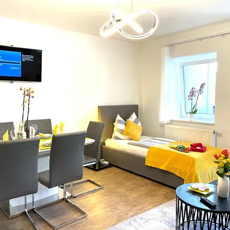 Neubauwohnung In - Sehr Zentral,gratis Parkplatz Und Balkon * 린츠