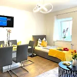 Neubauwohnung In - Sehr Zentral,gratis Parkplatz Und Balkon * Linz