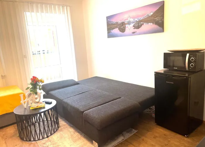 Neubauwohnung In - Sehr Zentral,gratis Parkplatz Und Balkon *