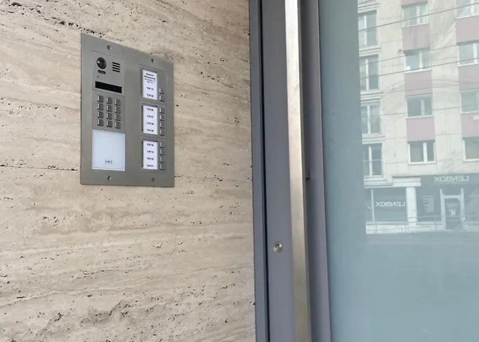 Neubauwohnung In - Sehr Zentral,gratis Parkplatz Und Balkon